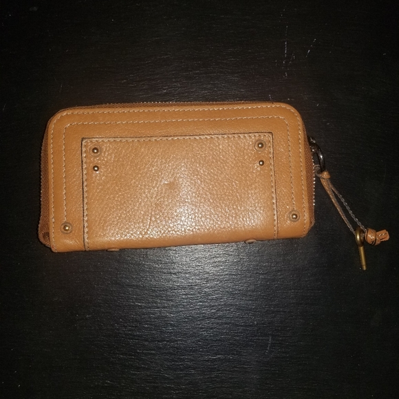 ❗Chloe Paddington Zippy Wallet❗ - Picture 3 of 12